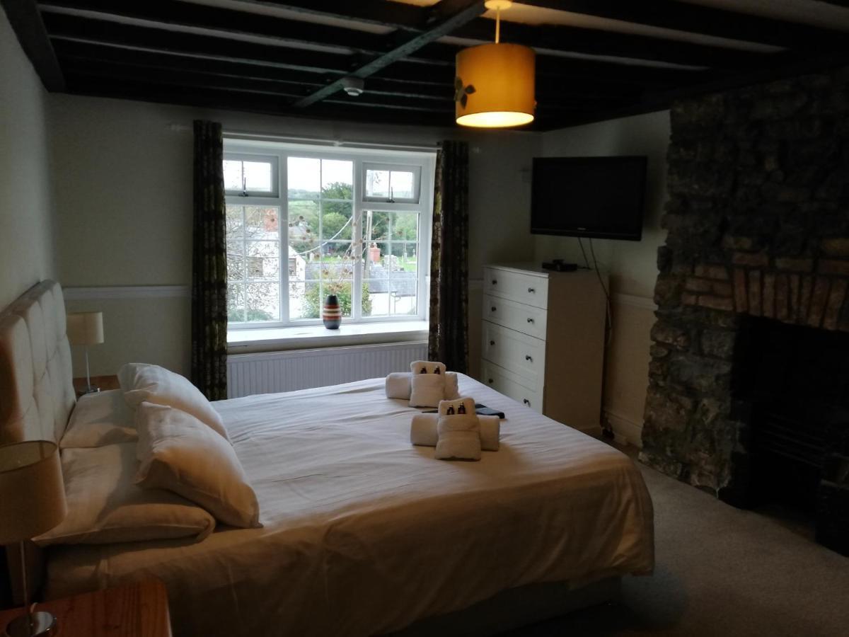 Parsonage Farm Inn Saint Florence Ngoại thất bức ảnh